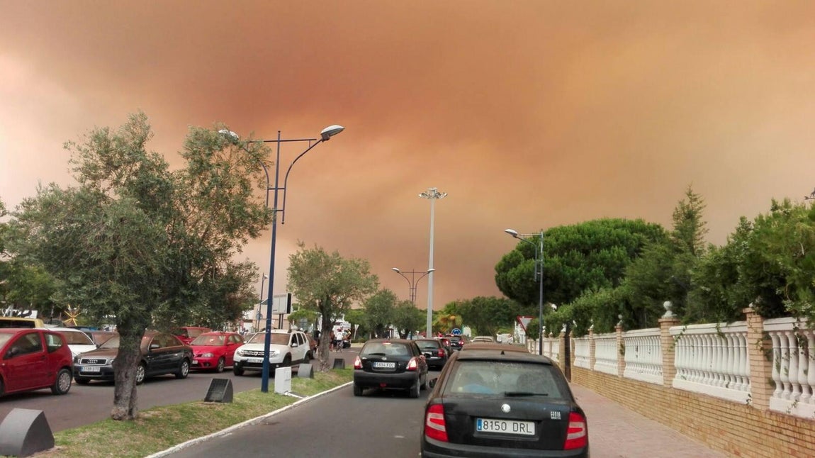 Las fotos del fuego desde Matalascañas