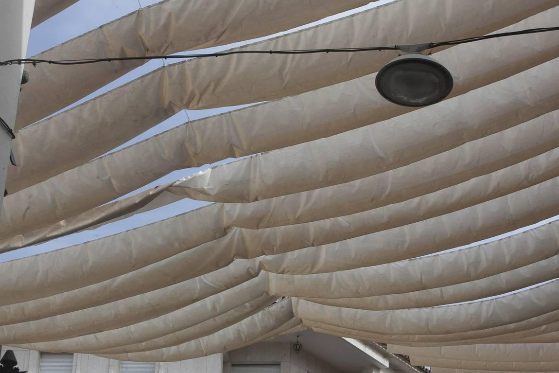 Así están los toldos del Centro de Córdoba a dos semanas de su colocación