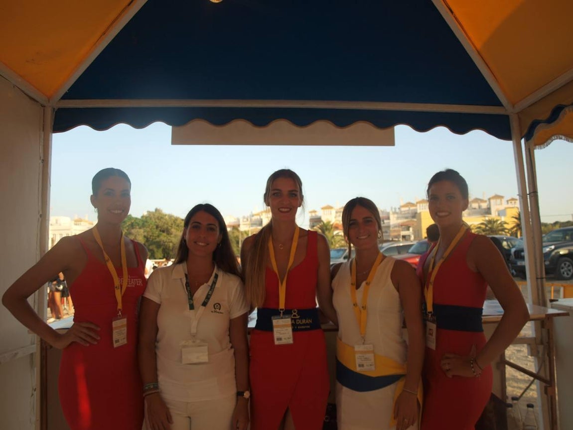 Azafatas de la Real Sociedad de Carreras de Caballos de Sanlúcar de Barrameda