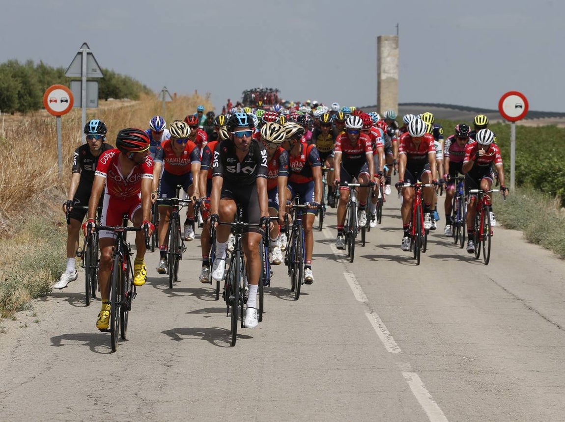Así ha sido el paso de la Vuelta a España por Écija, Puente Genil y Sierra de la Pandera
