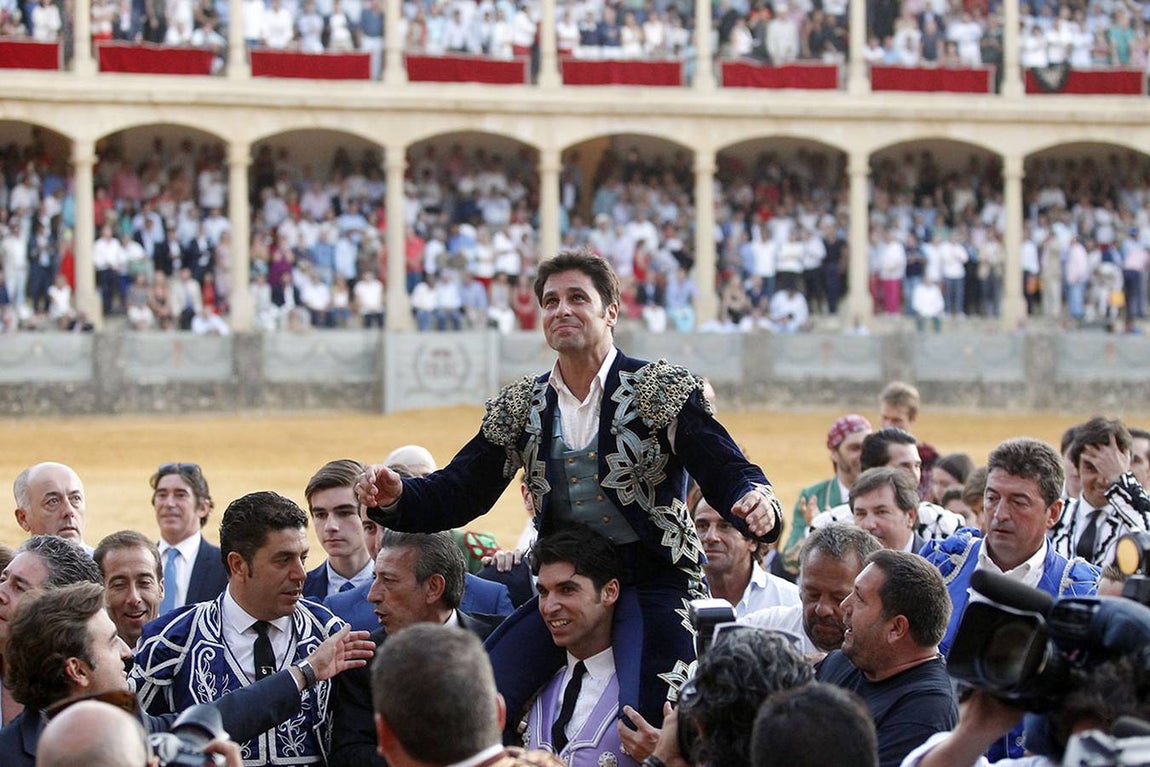 Crónica gráfica de la despedida de Francisco Rivera Paquirri en la goyesca de Ronda