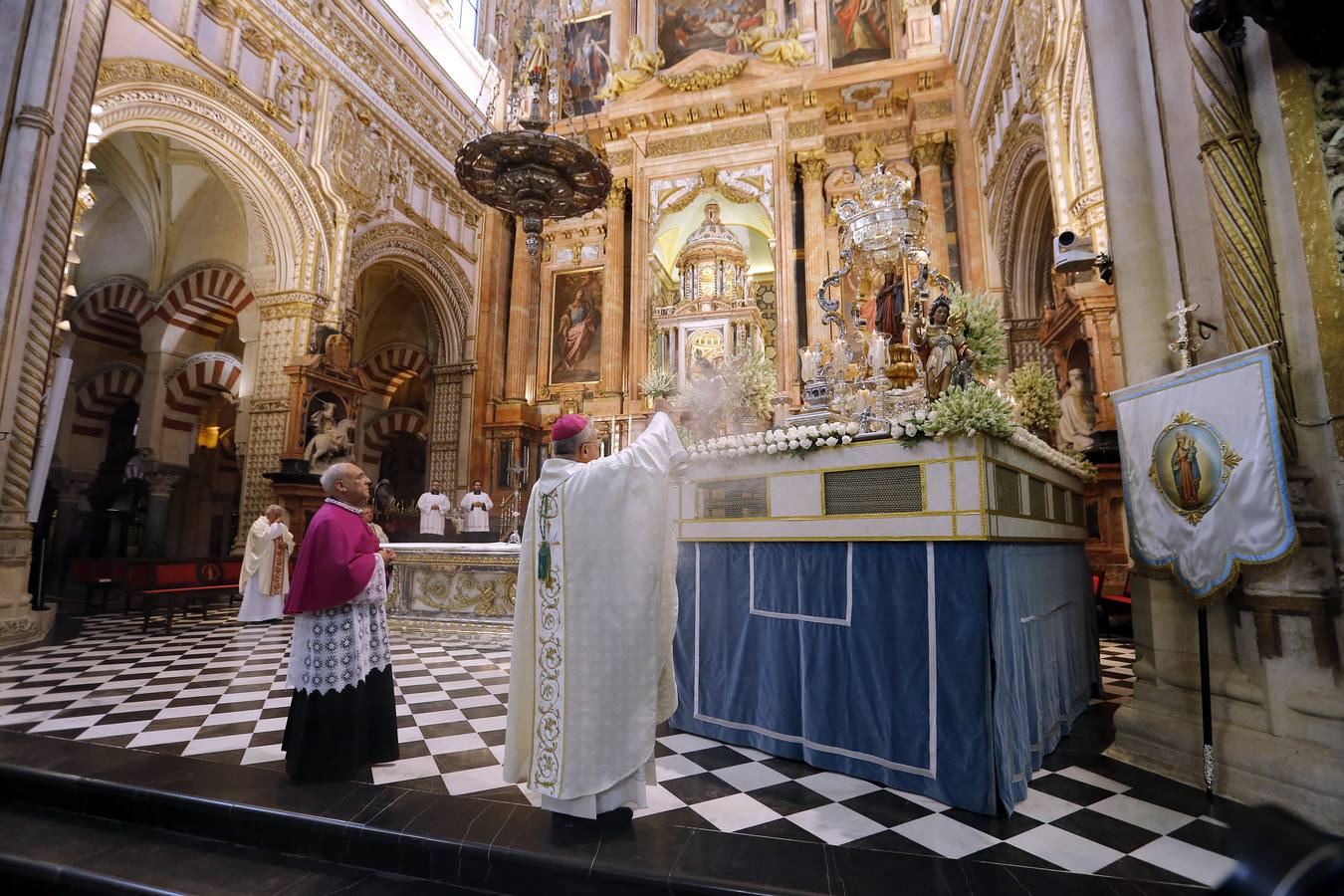 La procesión de la Virgen de la Fuensanta de Córdoba, en imágenes
