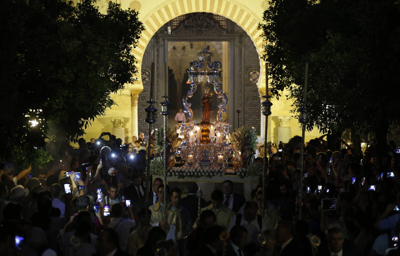 La procesión de la Virgen de la Fuensanta de Córdoba, en imágenes