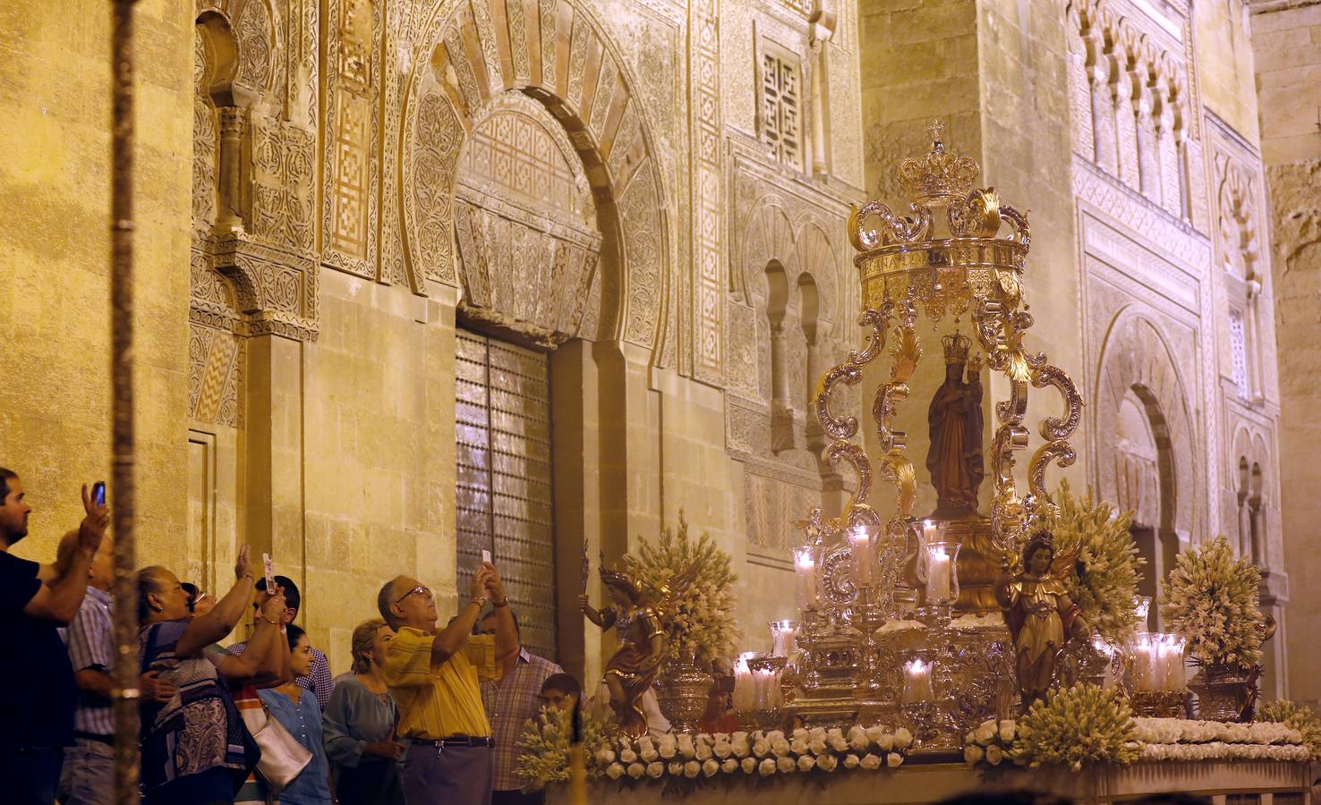 La procesión de la Virgen de la Fuensanta de Córdoba, en imágenes