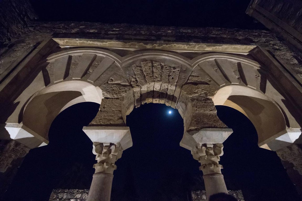 La nueva iluminación de Medina Azahara, en imágenes