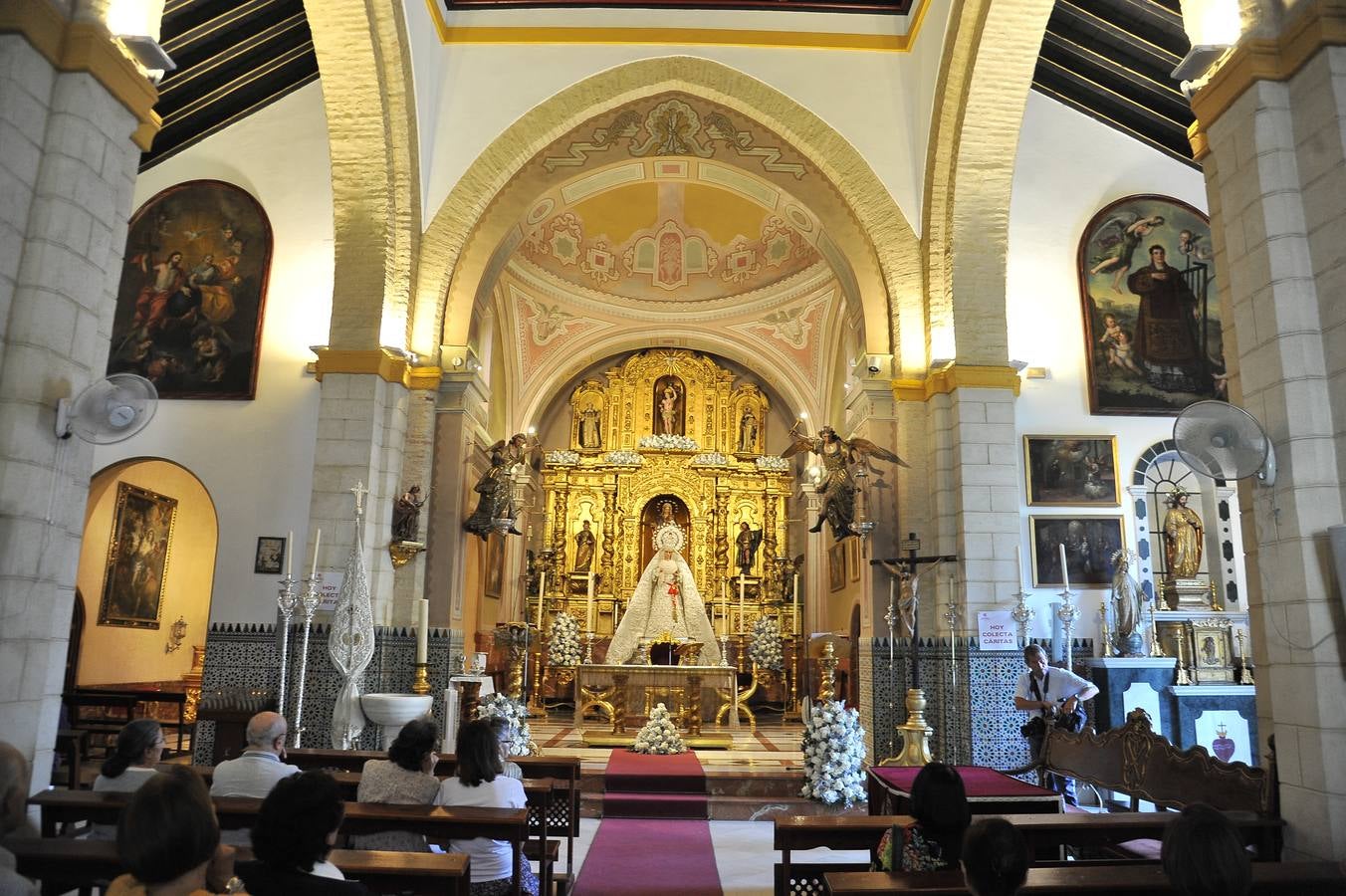 Galería del primer aniversario de la coronación de la Virgen de la Paz