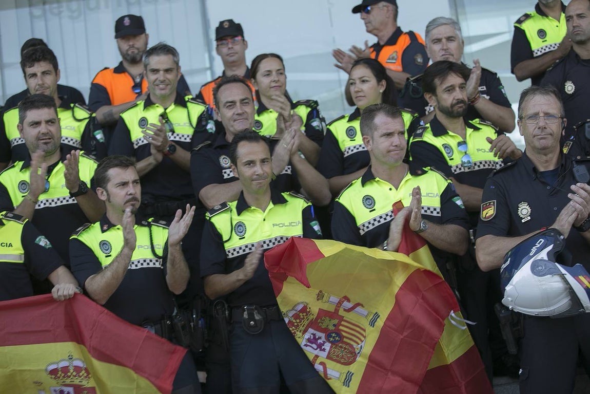 La Policía Local muestra su apoyo a las fuerzas de seguridad del Estado
