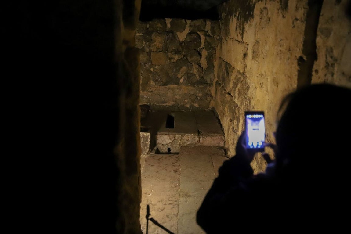 La primera visita nocturna a Medina Azahara, en imágenes