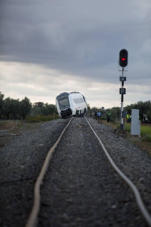 El accidente del tren Málaga-Sevilla en Arahal, en imágenes