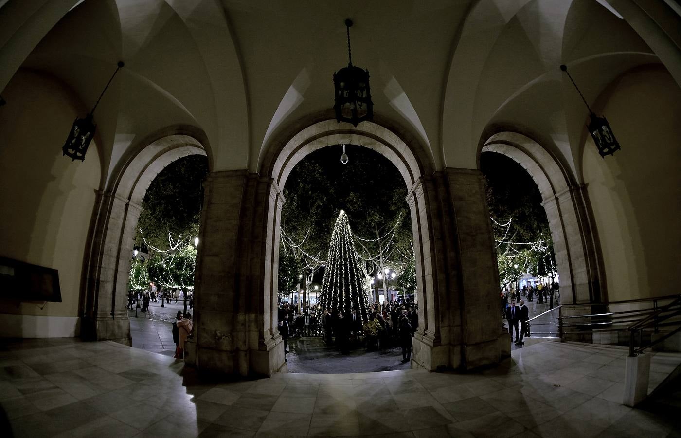 El alumbrado de la iluminación navideña de Sevilla, en imágenes