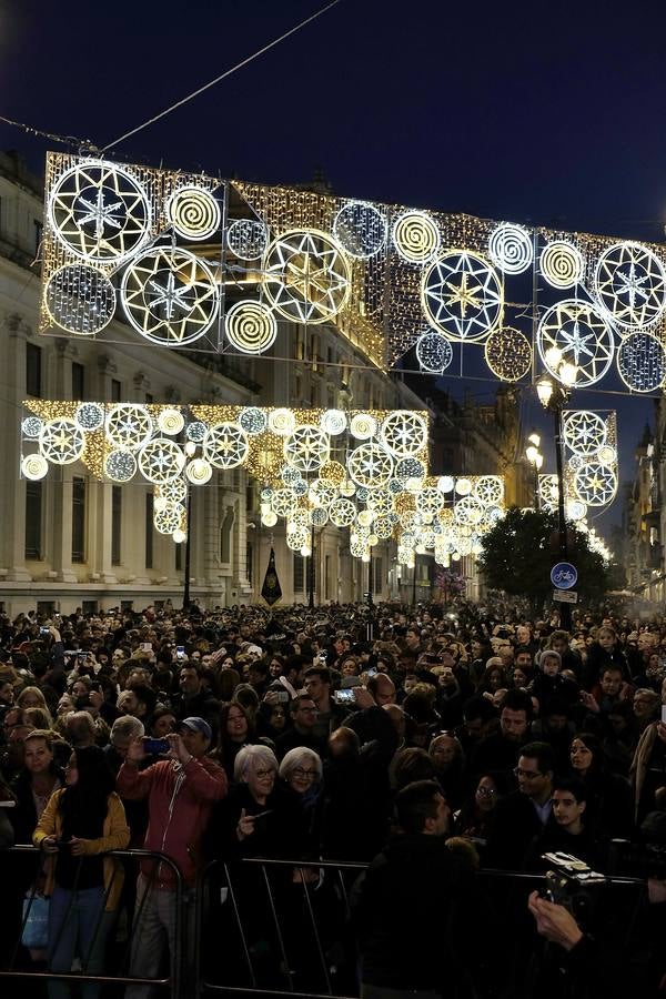 El alumbrado de la iluminación navideña de Sevilla, en imágenes