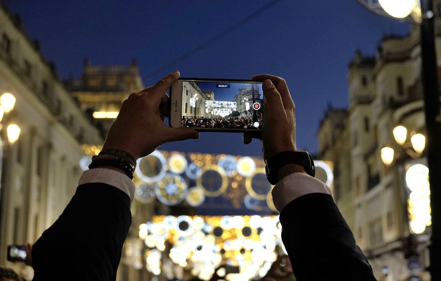 El alumbrado de la iluminación navideña de Sevilla, en imágenes