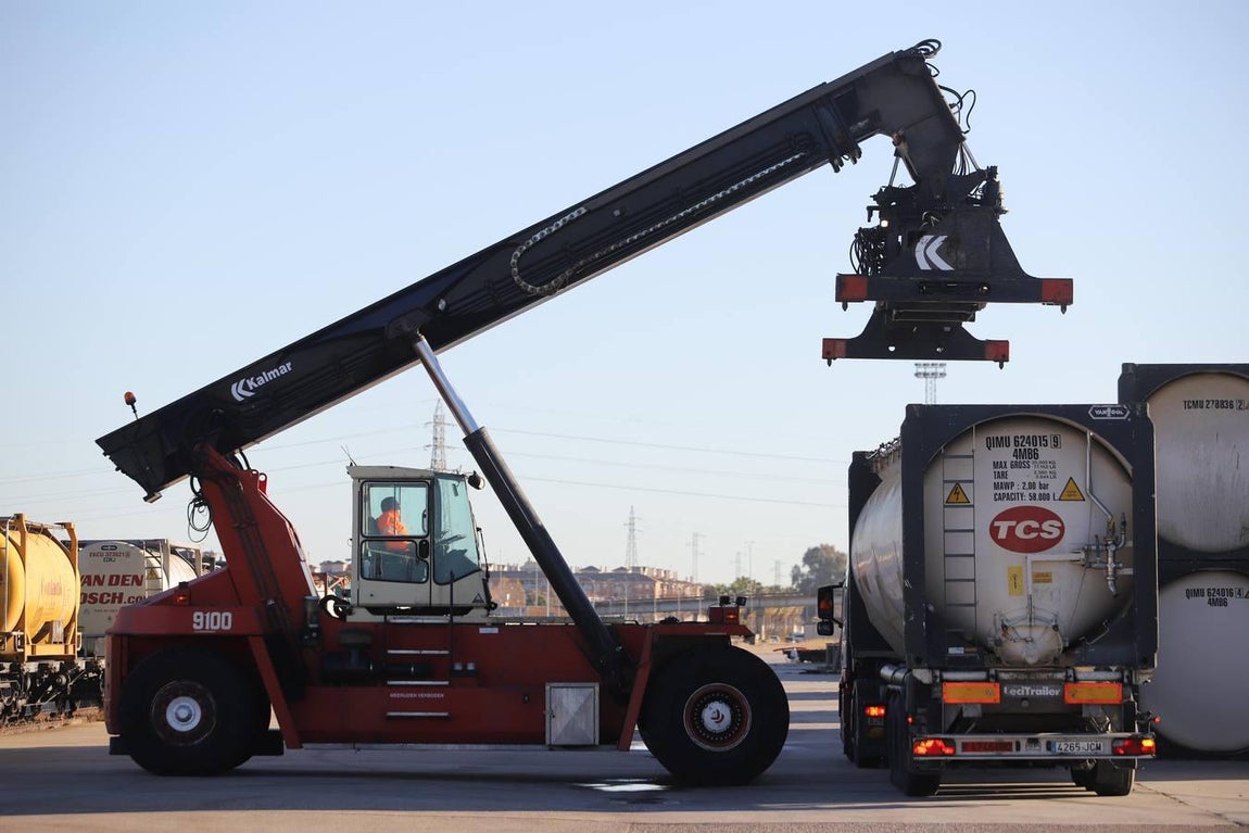 El parque logístico de El Higuerón de Córdoba, en imágenes
