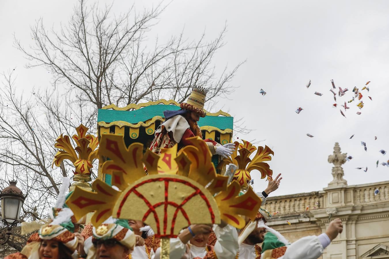 Fotogalería: Ilusión y caramelos en Sevilla