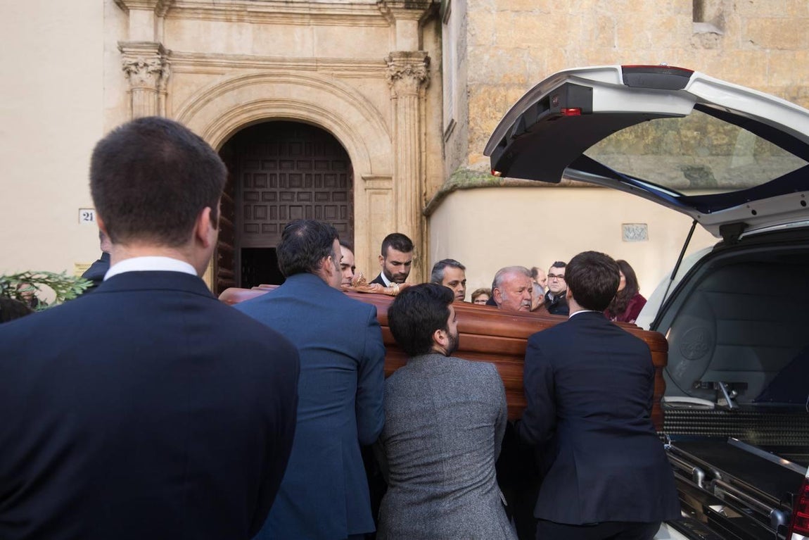 El funeral de Pepe el de El Caballo Rojo, en imágenes