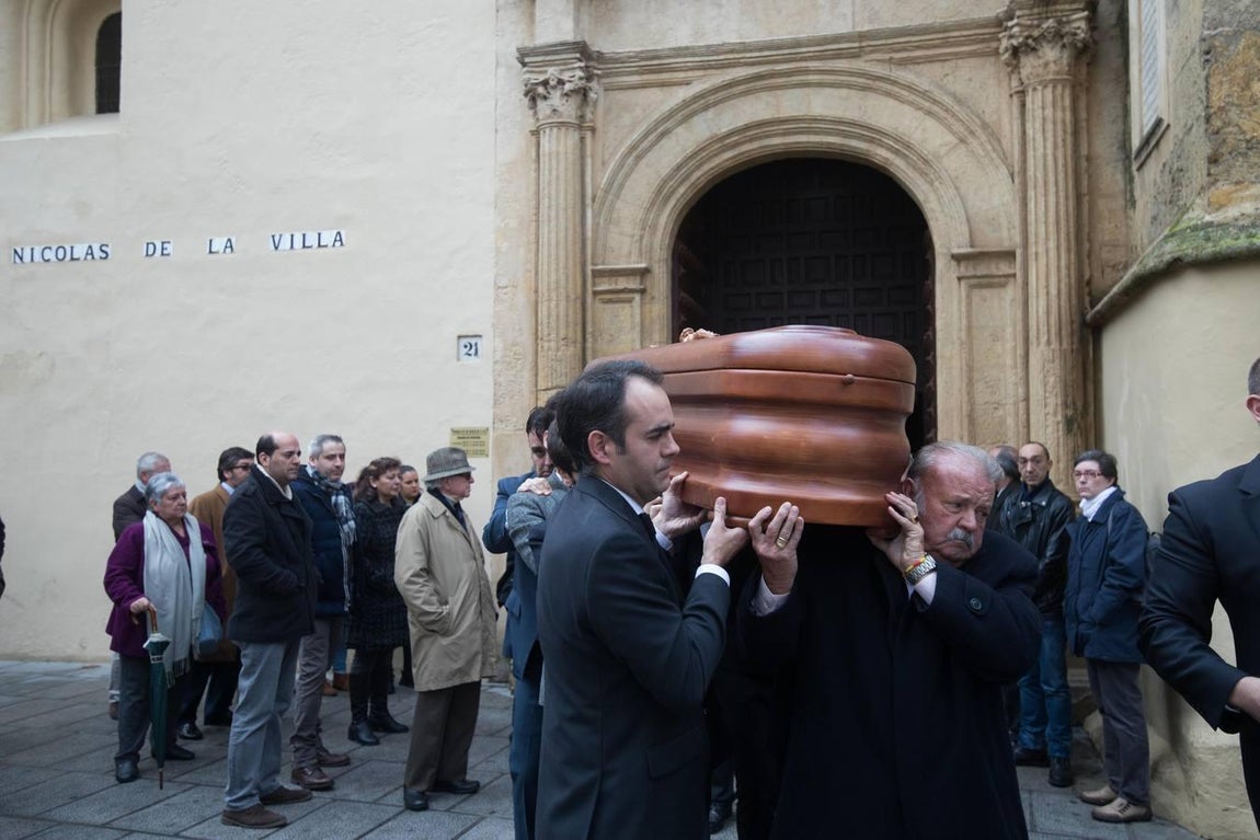 El funeral de Pepe el de El Caballo Rojo, en imágenes