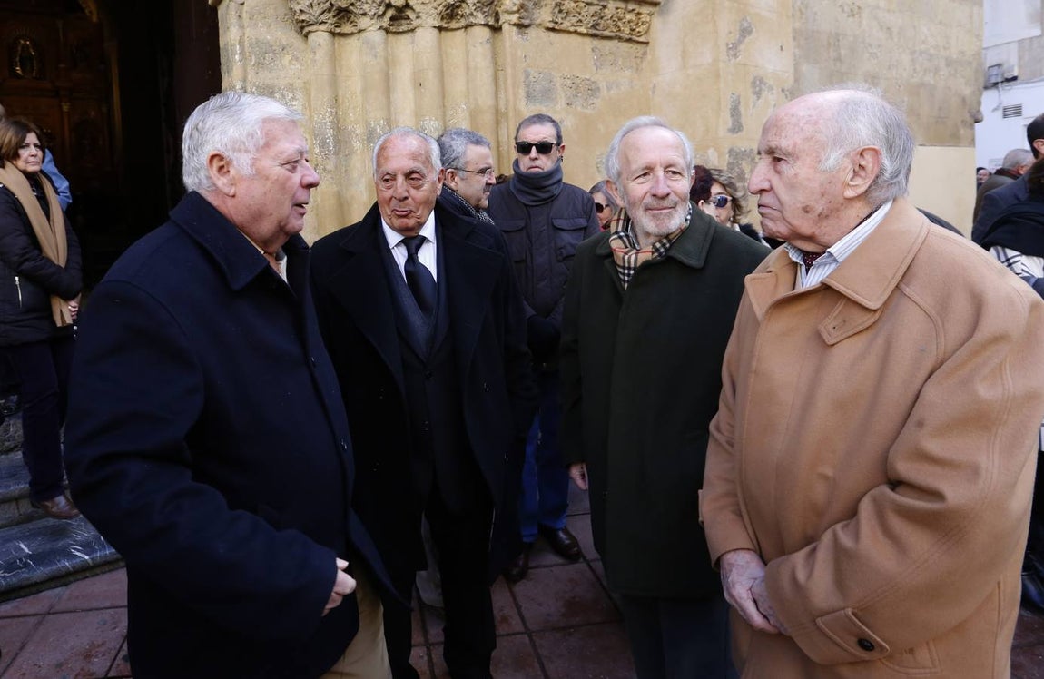El funeral de Pablo García Baena en San Miguel, en imágenes