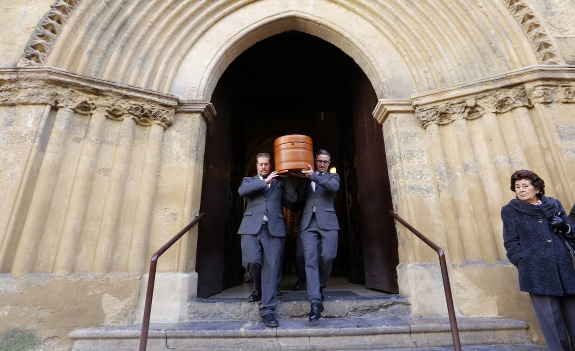 El funeral de Pablo García Baena en San Miguel, en imágenes