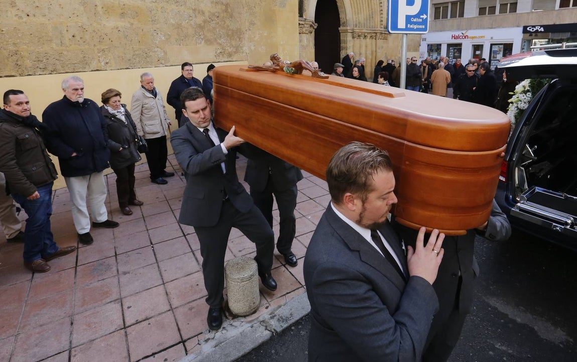 El funeral de Pablo García Baena en San Miguel, en imágenes