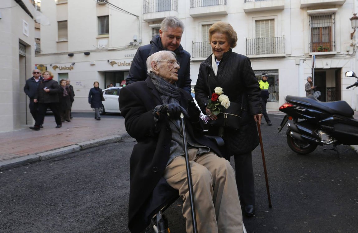 El funeral de Pablo García Baena en San Miguel, en imágenes