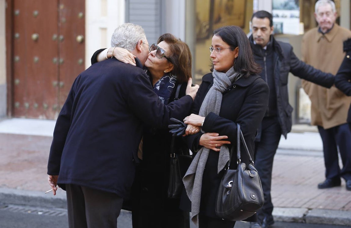 El funeral de Pablo García Baena en San Miguel, en imágenes