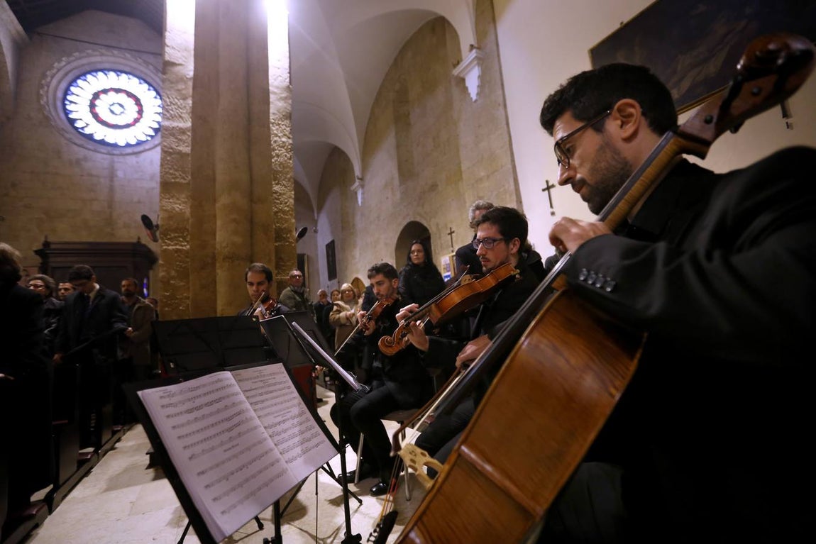 El funeral de Pablo García Baena en San Miguel, en imágenes