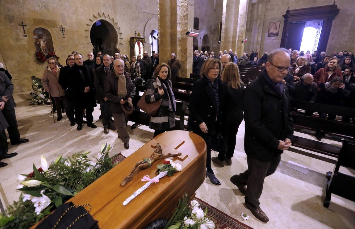 El funeral de Pablo García Baena en San Miguel, en imágenes