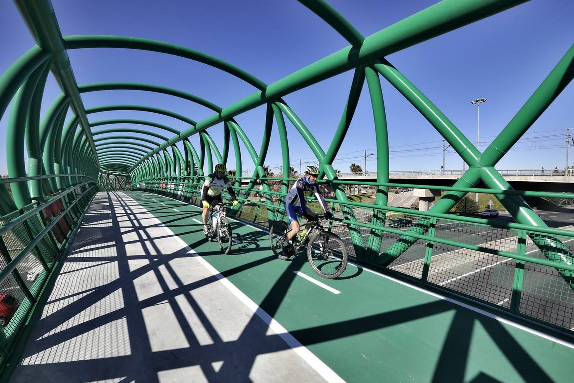San Juan y Sevilla, más cerca para ciclistas y viandantes