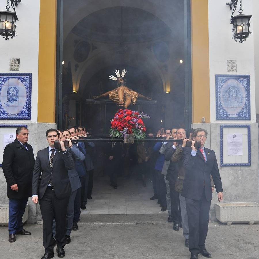 Galería del traslado del Cristo de las Aguas a la iglesia de la Caridad
