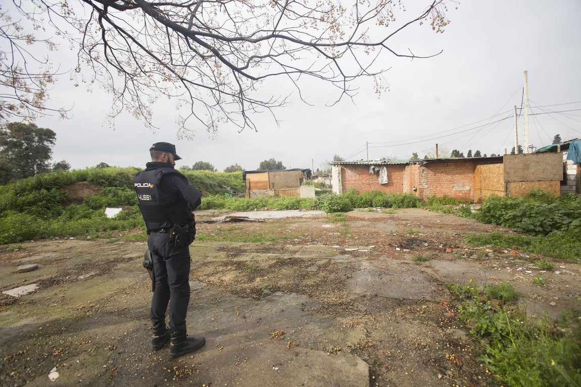 La redada policial en el vacie, Torreblanca y Polígono Sur, en imágenes