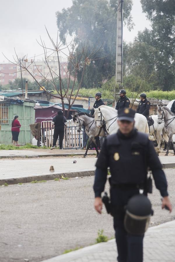 La redada policial en el vacie, Torreblanca y Polígono Sur, en imágenes