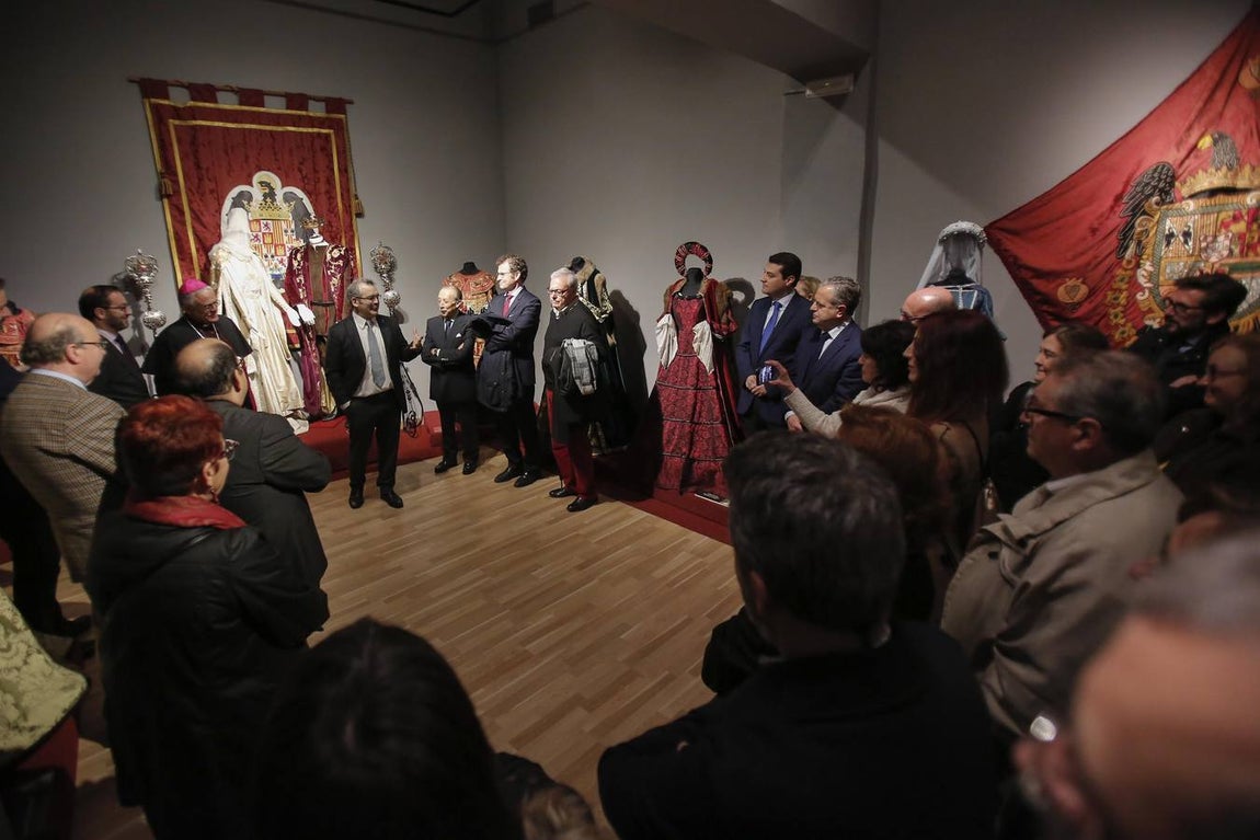 La exposición «Moda y época de Isabel la Católica en Córdoba», en imágenes