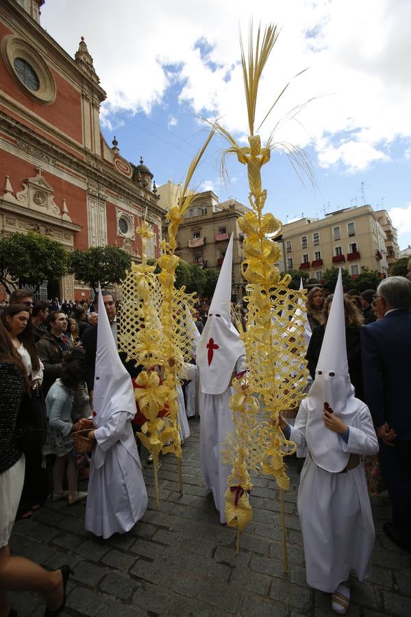 En fotos, La Borriquita abre el Domingo de Ramos en la Semana Santa de Sevilla 2018