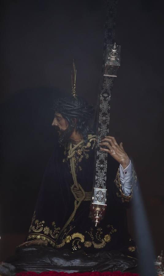 En fotos, la Hermandad de Las Penas recupera la túnica primitiva del Señor en la Semana Santa de Sevilla 2018