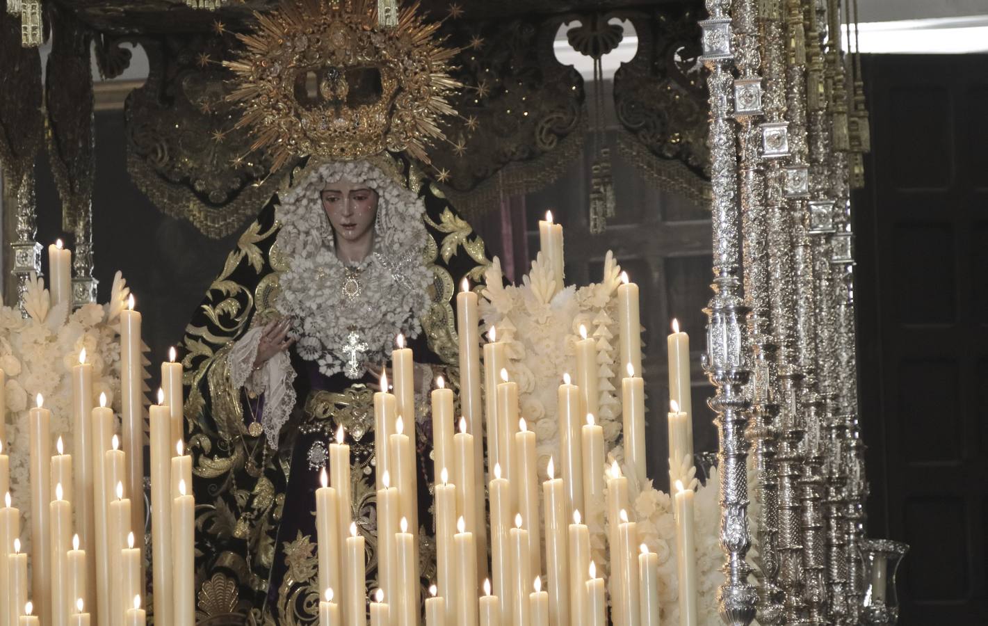En fotos, el discurrir de la Hermandad de la Redención en el Lunes Santo de la Semana Santa Sevilla 2018