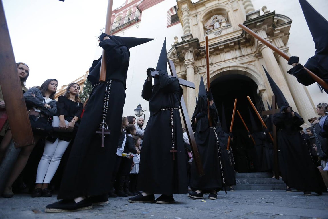 En fotos, el recogimiento del Via Crucis por las calles de Córdoba