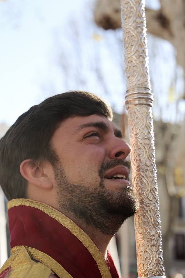 El Dulce Nombre al sol de Martes Santo en la Semana Santa de Sevilla 2018, en fotos