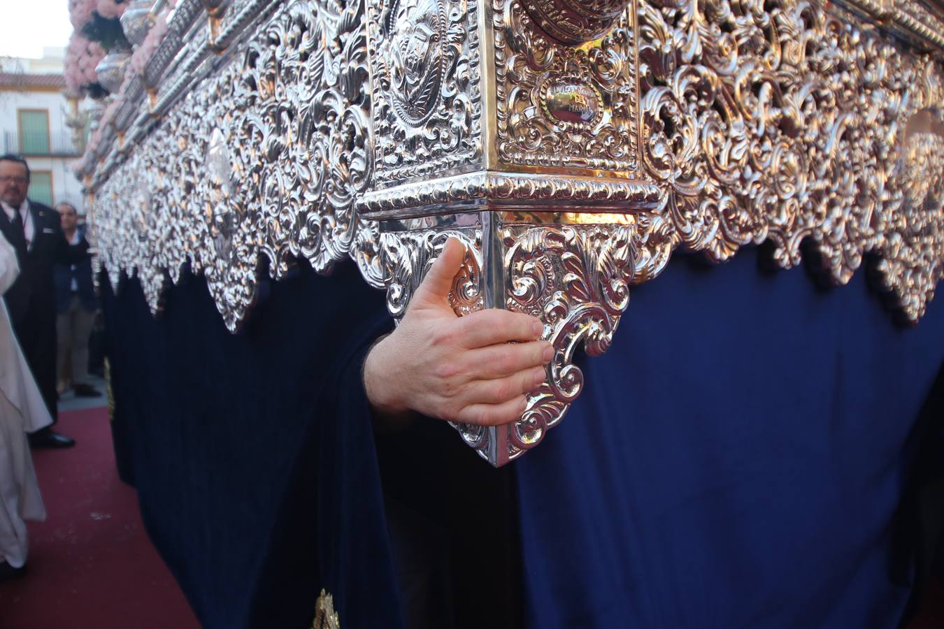 El Dulce Nombre al sol de Martes Santo en la Semana Santa de Sevilla 2018, en fotos