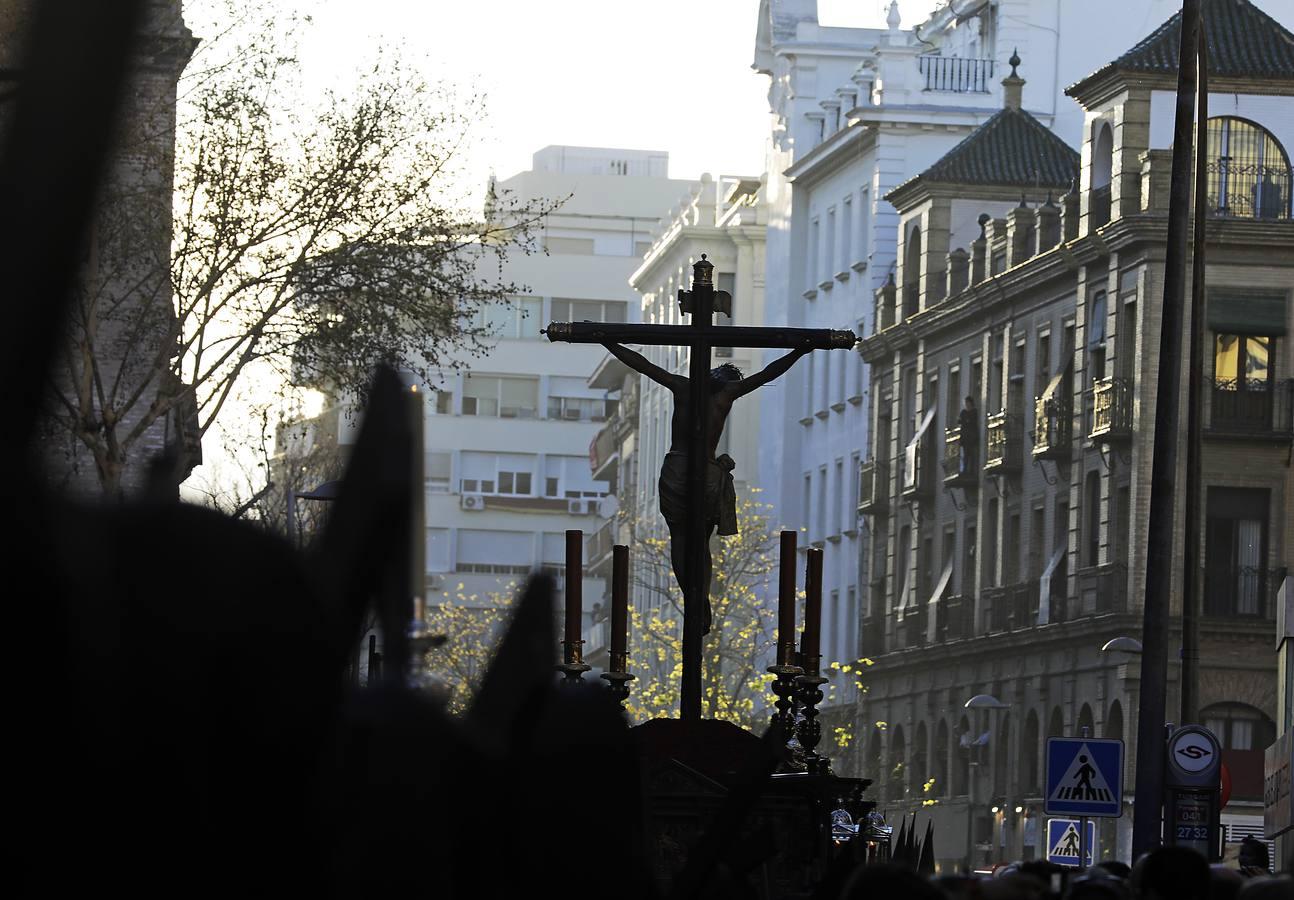 En fotos, el Cristo de Burgos en la Semana Santa de Sevilla 2018