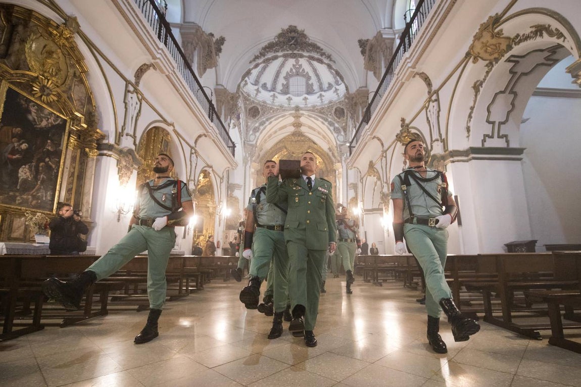 El Vía Crucis de la Caridad, en imágenes