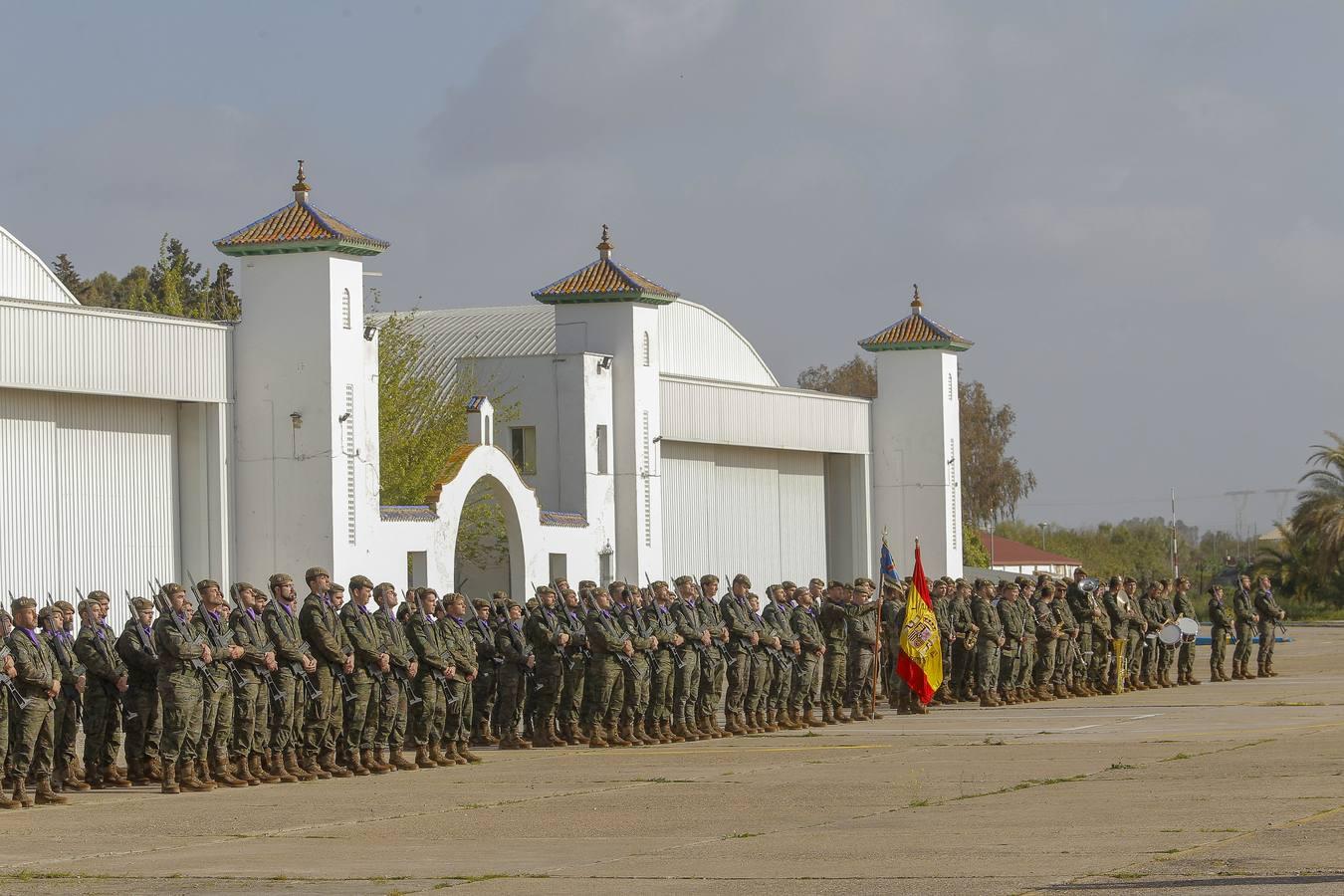 El Rey visita el acuartelamiento de El Copero en Sevilla