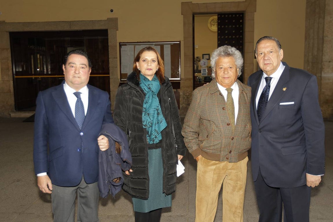 La entrega del Premio de Cultura a Curro Romero, en imágenes