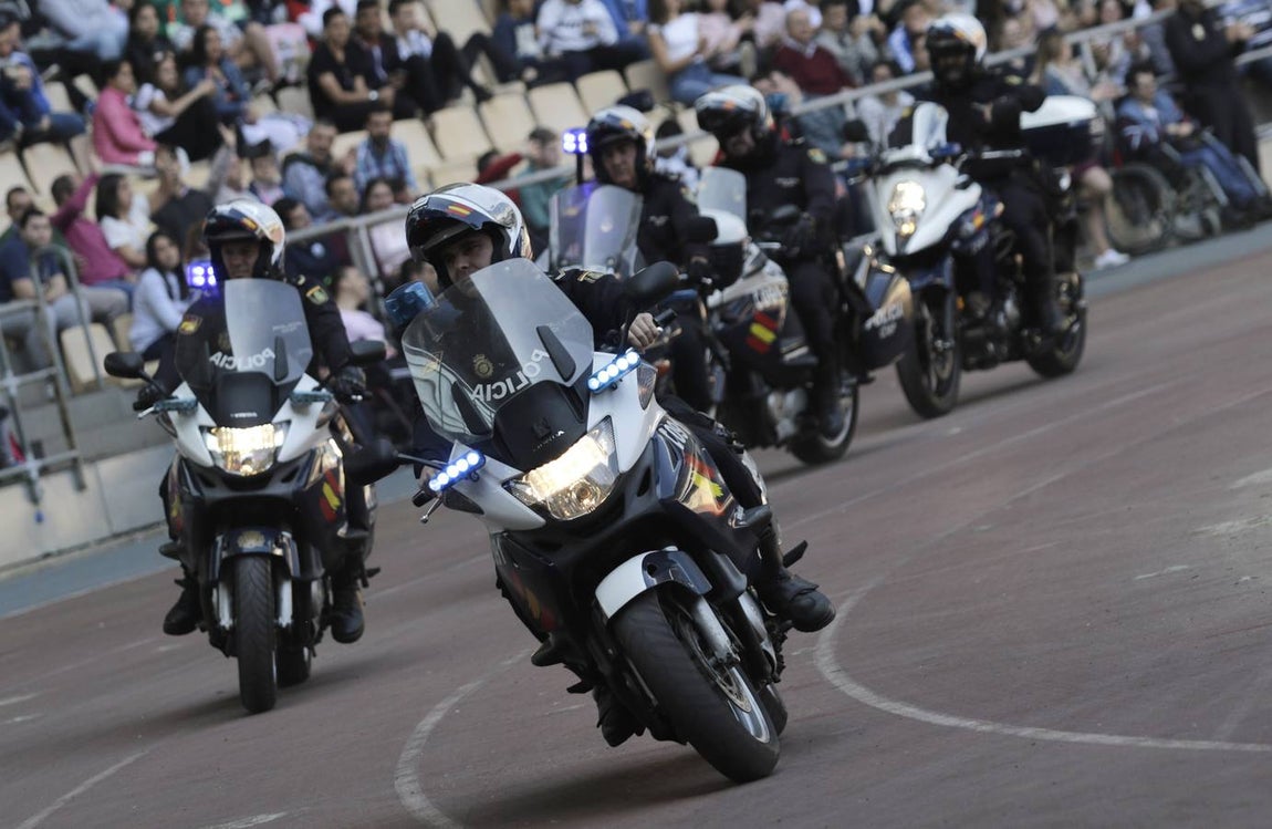 Espectacular exhibición de las unidades especiales de la Policía Nacional