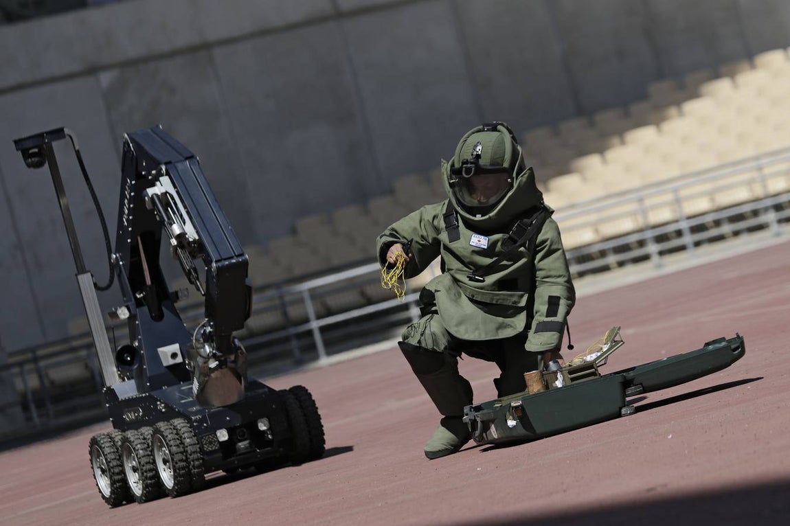 Espectacular exhibición de las unidades especiales de la Policía Nacional