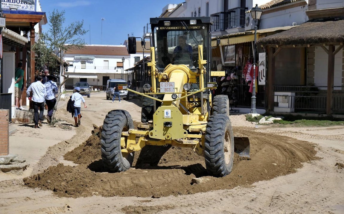 En imágenes: la aldea se prepara para la romería de el Rocío 2018