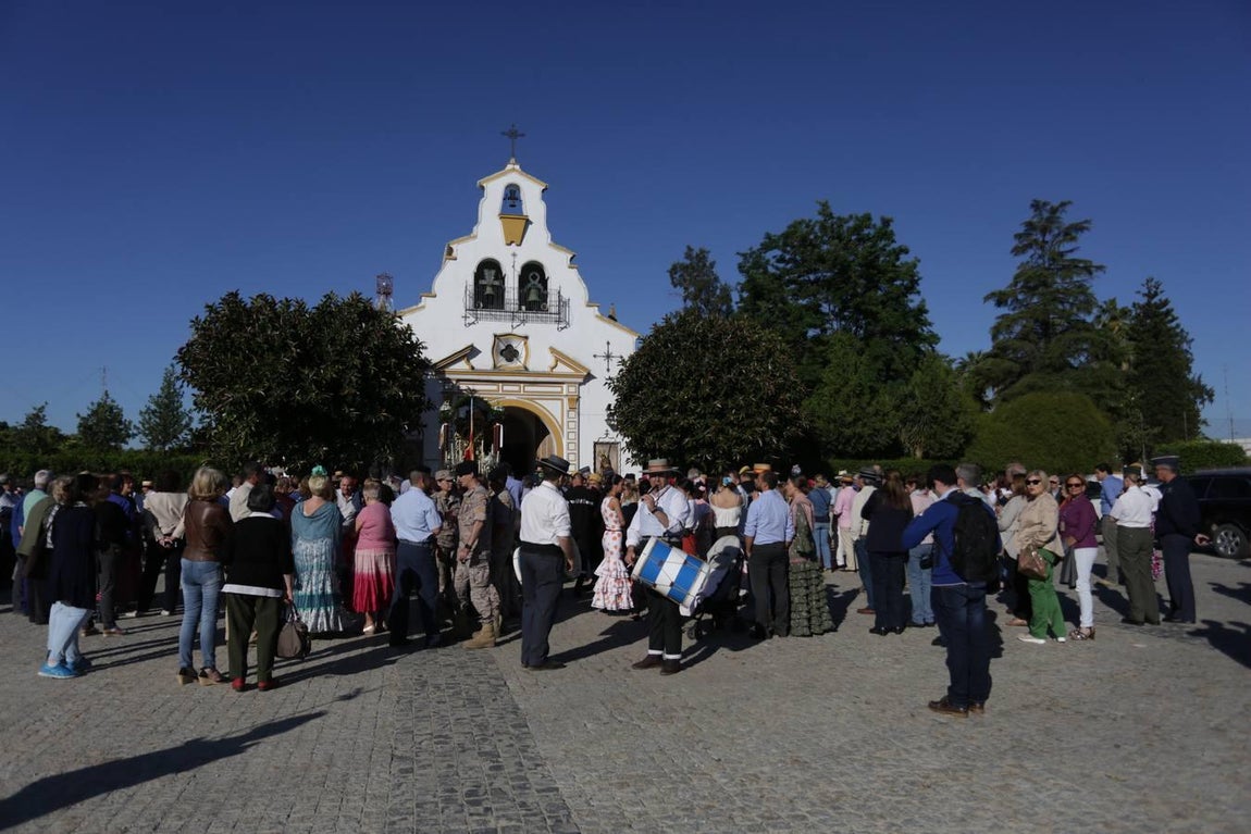 El Rocío 2018 en imágenes: Salida de la Hermandad Castrense de Sevilla