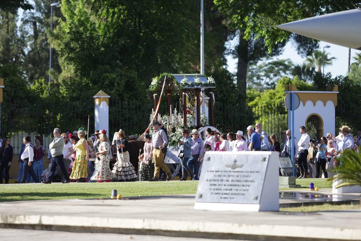 El Rocío 2018 en imágenes: Salida de la Hermandad Castrense de Sevilla