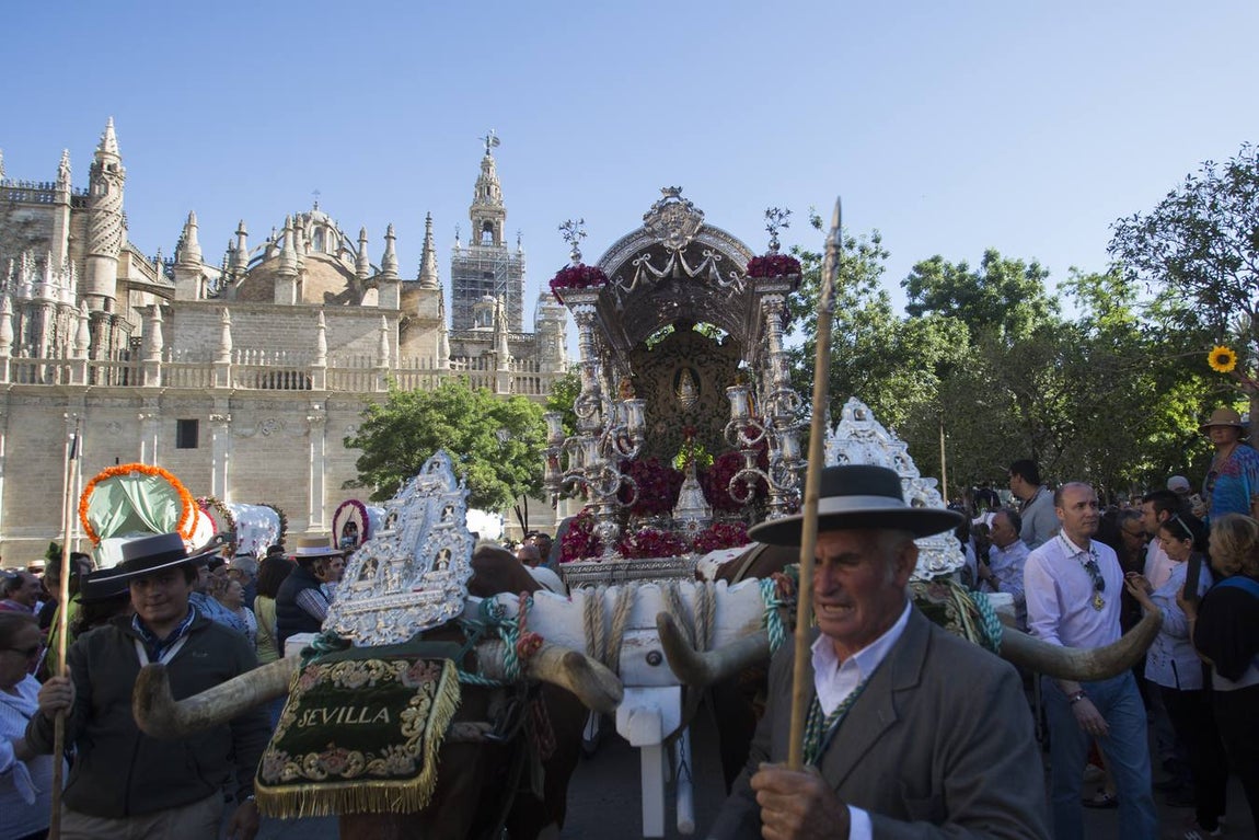 El Rocío 2018 en imágenes: salida de la Hermandad de Sevilla