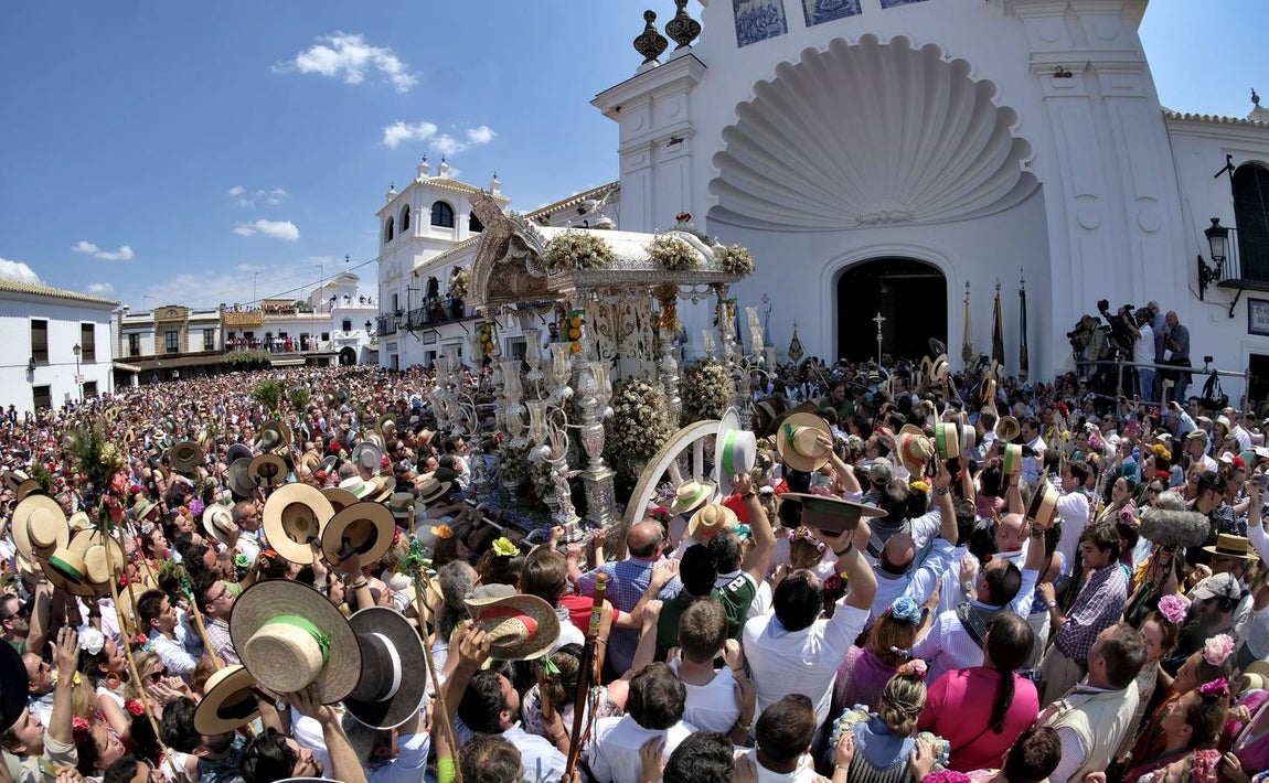 Emoción desbordada en la presentación de las hermandades del Rocío 2018
