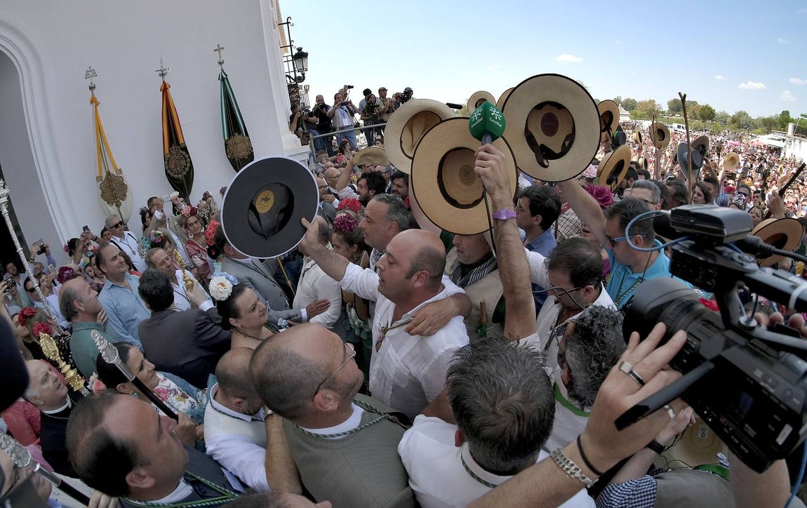 Emoción desbordada en la presentación de las hermandades del Rocío 2018